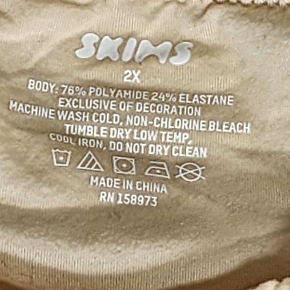 SKIMS FITS EVERYBODY HIGH NECK BODYSUIT/ 2X/ SAND/ NWT - Picture 4 of 11